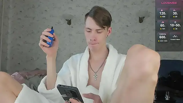 Snapshot of Erick_Wilson chatting on 03-10-26, 06:28 Erick Wilson online show from 03-10-26, 06:28