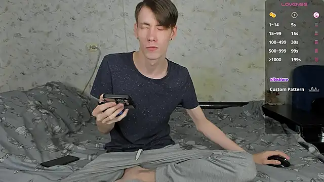 Snapshot of Erick_Wilson chatting on 04-11-26, 08:29 Erick Wilson online show from 04-11-26, 08:29