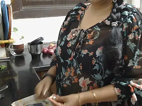 Hot Sonniyaa online show from 02-20-26, 08:38