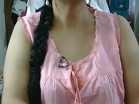 Hot Sonniyaa online show from 04-13-26, 08:35