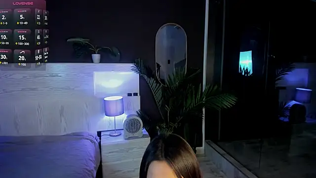 Mia noiir online show from 06-19-26, 04:07