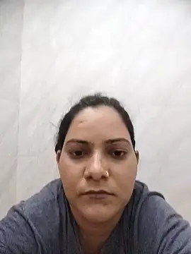 Snapshot of Anushka_Singh0 chatting on 06-15-26, 06:02 Anushka Singh0 online show from 06-15-26, 06:02
