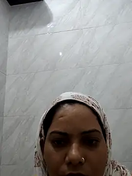 Snapshot of Anushka_Singh0 chatting on 06-16-26, 12:10 Anushka Singh0 online show from 06-16-26, 12:10