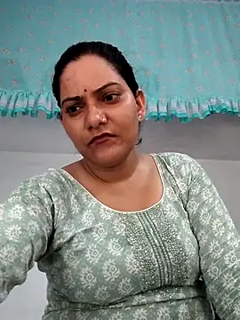Snapshot of Anushka_Singh0 chatting on 07-17-26, 12:46 Anushka Singh0 online show from 07-17-26, 12:46