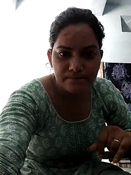 Snapshot of Anushka_Singh0 chatting on 06-25-26, 06:18 Anushka Singh0 online show from 06-25-26, 06:18