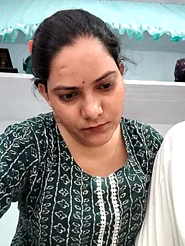 Snapshot of Anushka_Singh0 chatting on 07-05-26, 04:19 Anushka Singh0 online show from 07-05-26, 04:19