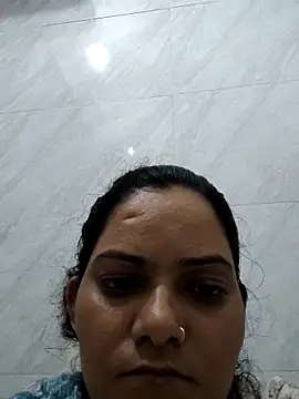 Snapshot of Anushka_Singh0 chatting on 06-17-26, 04:50 Anushka Singh0 online show from 06-17-26, 04:50