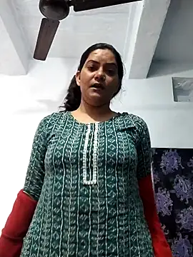 Snapshot of Anushka_Singh0 chatting on 04-18-26, 02:03 Anushka Singh0 online show from 04-18-26, 02:03