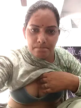 Snapshot of Anushka_Singh0 chatting on 06-11-26, 04:31 Anushka Singh0 online show from 06-11-26, 04:31