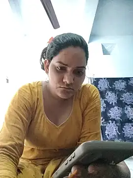 Snapshot of Anushka_Singh0 chatting on 06-24-26, 05:17 Anushka Singh0 online show from 06-24-26, 05:17