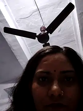 Snapshot of Anushka_Singh0 chatting on 05-04-26, 04:21 Anushka Singh0 online show from 05-04-26, 04:21