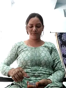 Snapshot of Anushka_Singh0 chatting on 05-26-26, 04:32 Anushka Singh0 online show from 05-26-26, 04:32
