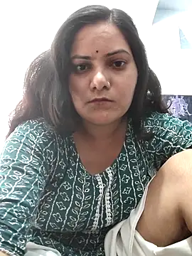 Snapshot of Anushka_Singh0 chatting on 06-02-26, 04:45 Anushka Singh0 online show from 06-02-26, 04:45