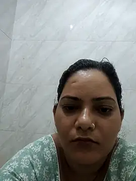 Snapshot of Anushka_Singh0 chatting on 07-18-26, 12:52 Anushka Singh0 online show from 07-18-26, 12:52