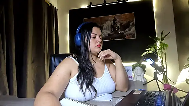 AzaraOnyx online show from 06-12-26, 09:56