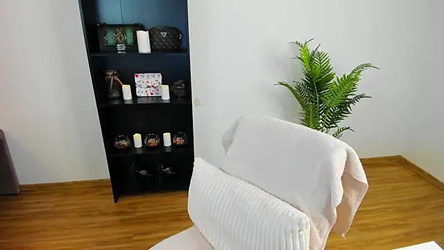 khloe starrr online show from 04-27-26, 04:49