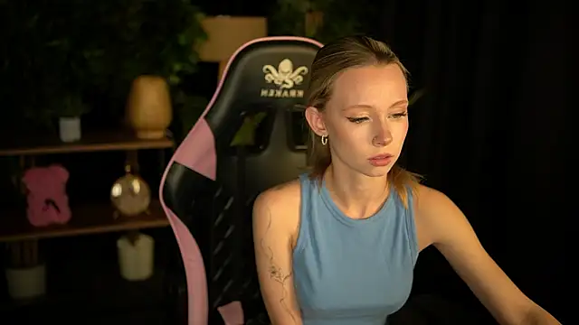 SweetDaisy me online show from 03-24-26, 04:07