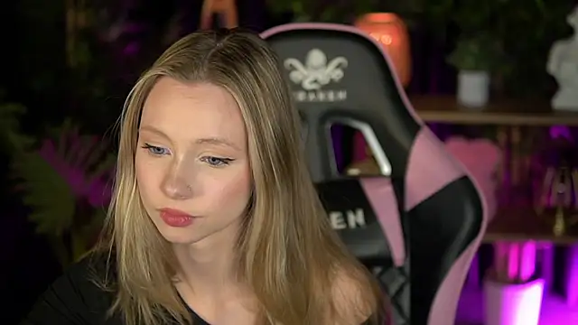 SweetDaisy me online show from 02-18-26, 03:41