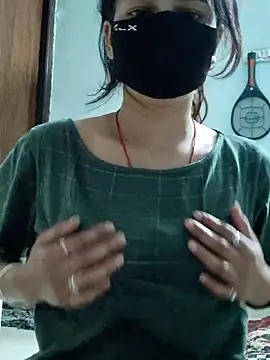 Sexy-Sandhya  online show from 03-04-26, 07:32