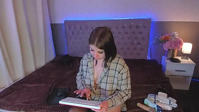 AmandaHoppe online show from 03-27-26, 08:26