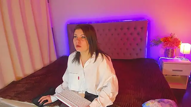 AmandaHoppe online show from 04-15-26, 05:13