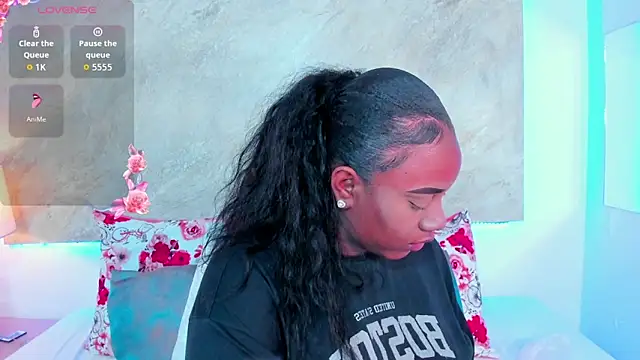 laia fisher  online show from 03-19-26, 11:54