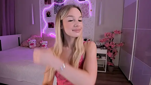 Snapshot of Ella_Lane chatting on 06-09-26, 03:07 Ella Lane online show from 06-09-26, 03:07