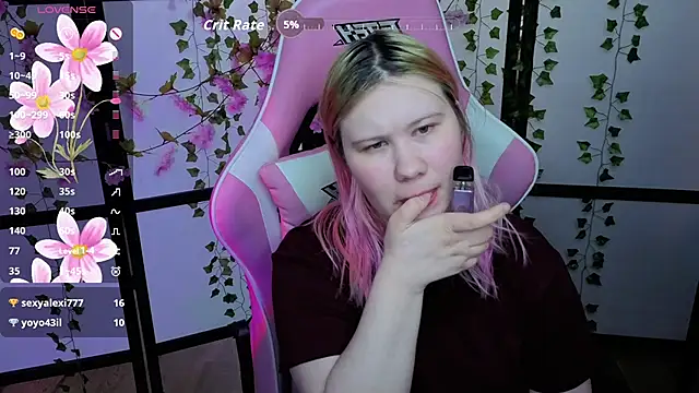 Snapshot of kitsune_little chatting on 05-09-26, 01:31 kitsune little online show from 05-09-26, 01:31