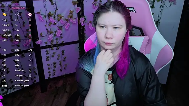 Snapshot of kitsune_little chatting on 06-16-26, 12:10 kitsune little online show from 06-16-26, 12:10