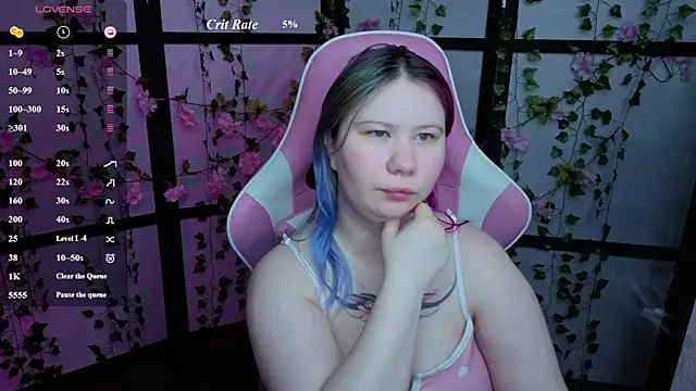 Snapshot of kitsune_little chatting on 06-18-26, 11:32 kitsune little online show from 06-18-26, 11:32