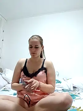 Snapshot of Bigtitslala chatting on 03-01-26, 07:03 Bigtitslala online show from 03-01-26, 07:03