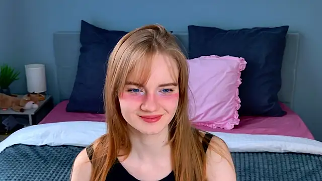Snapshot of ElfieWhite chatting on 05-06-26, 04:33 ElfieWhite online show from 05-06-26, 04:33