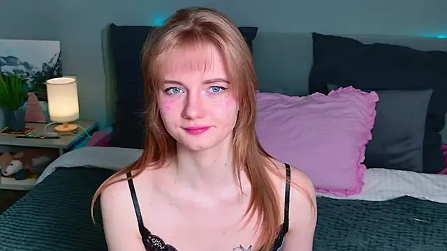 Snapshot of ElfieWhite chatting on 05-27-26, 06:59 ElfieWhite online show from 05-27-26, 06:59