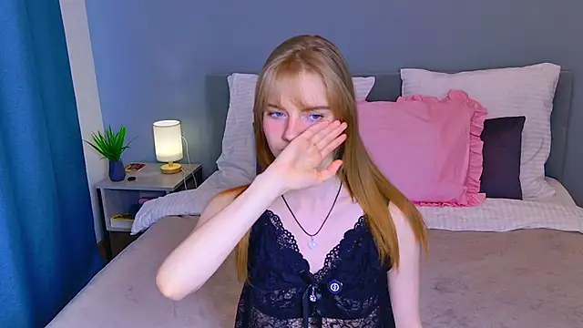 Snapshot of ElfieWhite chatting on 04-22-26, 04:36 ElfieWhite online show from 04-22-26, 04:36