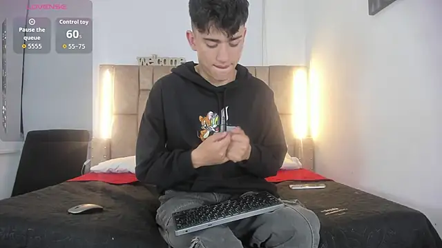 Noir Sebas online show from 04-16-26, 03:18