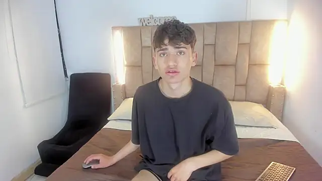 Noir Sebas online show from 03-19-26, 04:01