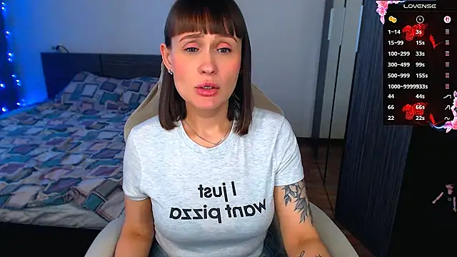 Mel Lovell  online show from 04-10-26, 01:40