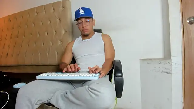 MaxSeduce23 online show from 02-24-26, 01:23