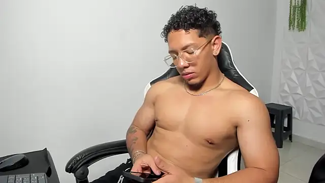 MaxSeduce23 online show from 02-13-26, 07:14