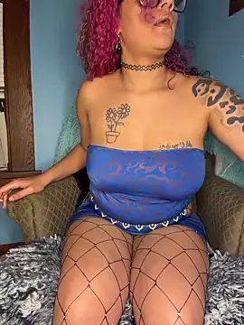Snapshot of VelvetVixen_735 chatting on 05-27-26, 01:57 VelvetVixen 735 online show from 05-27-26, 01:57