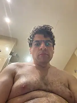 Snapshot of Spaindildoplay chatting on 02-14-26, 03:34 Spaindildoplay online show from 02-14-26, 03:34