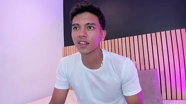 Snapshot of jhoystrong_ chatting on 02-25-26, 12:44 jhoystrong online show from 02-25-26, 12:44