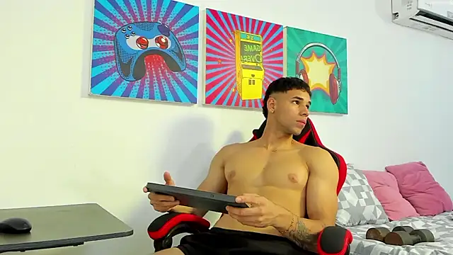 Snapshot of Thomas_walker14 chatting on 03-01-26, 01:22 Thomas walker14 online show from 03-01-26, 01:22