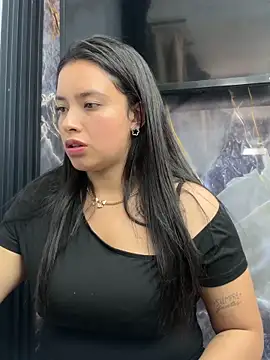 Miss Bella Flame online show from 05-03-26, 06:33
