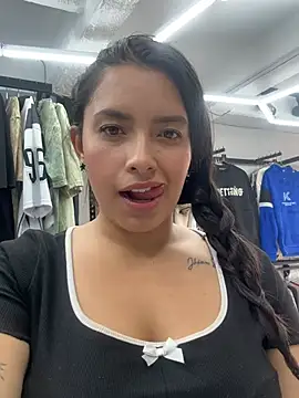 Miss Bella Flame online show from 04-15-26, 07:58