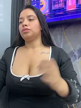 Miss Bella Flame online show from 05-26-26, 07:01