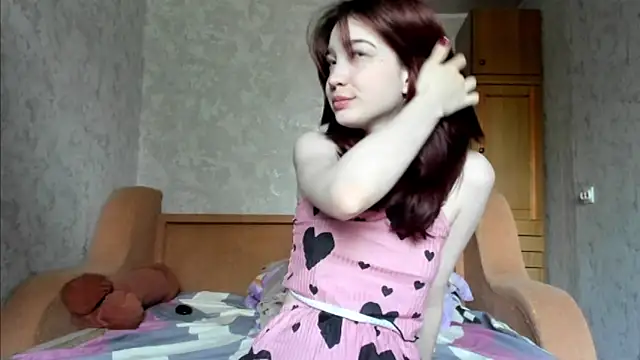 Snapshot of EvonDales chatting on 05-17-26, 03:28 EvonDales online show from 05-17-26, 03:28