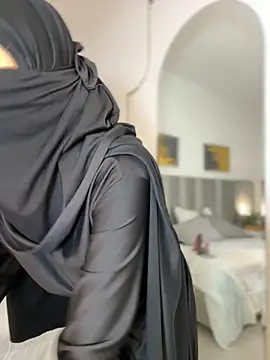 aminaa  online show from 02-14-26, 07:03