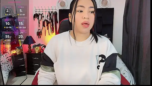 Liu wen  online show from 07-25-26, 01:17