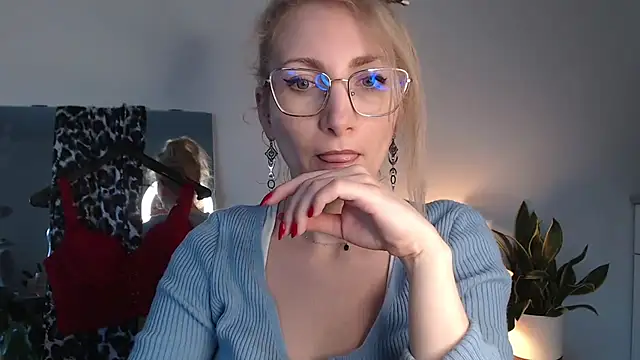 CinderellaMoon online show from 04-02-26, 05:36